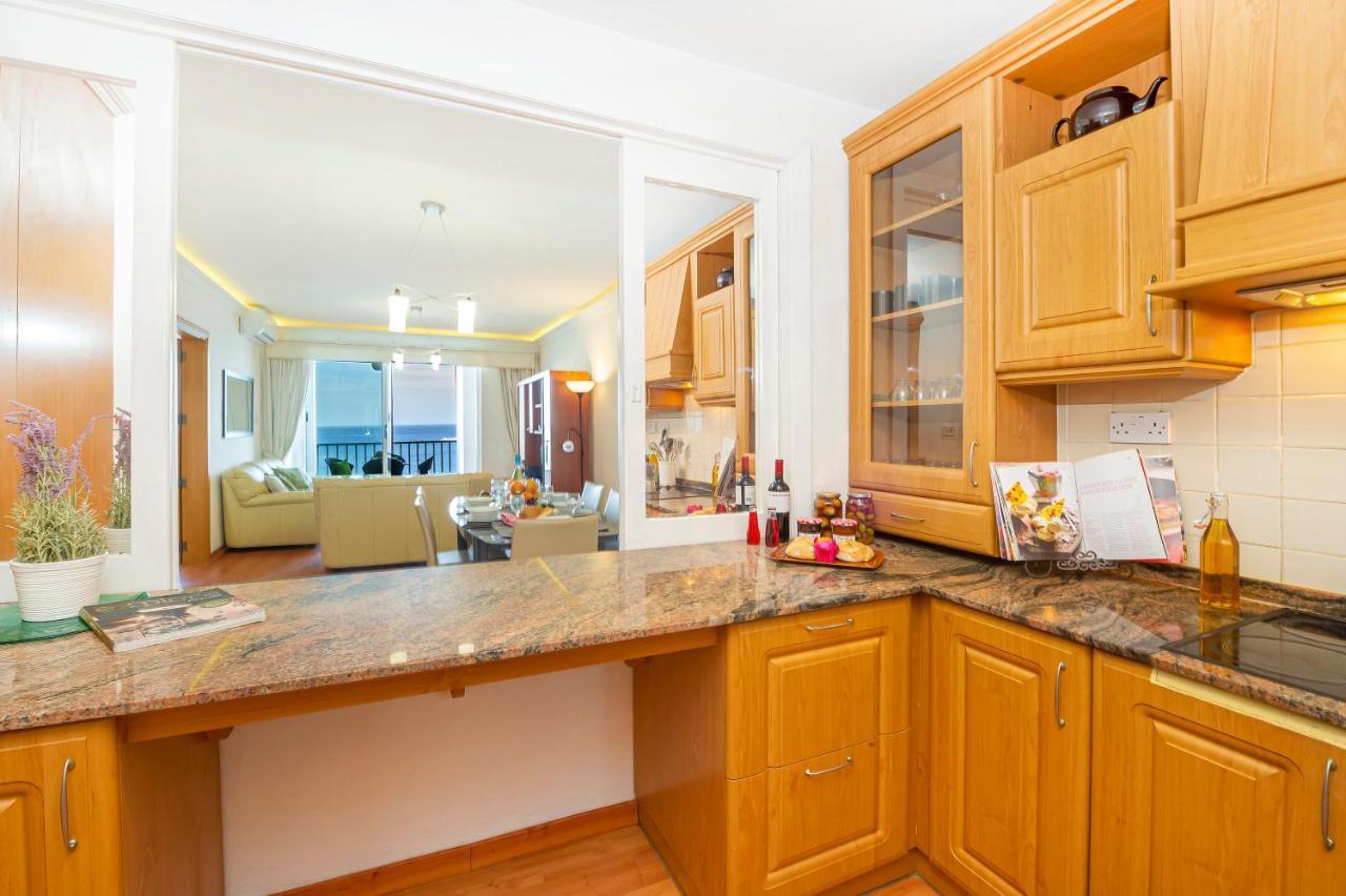 Spinola Bay Top Floor Seafront 3 Bedroom Apartment With Panoramic Sea Views - By Getawaysmalta St. Julian's Exterior foto