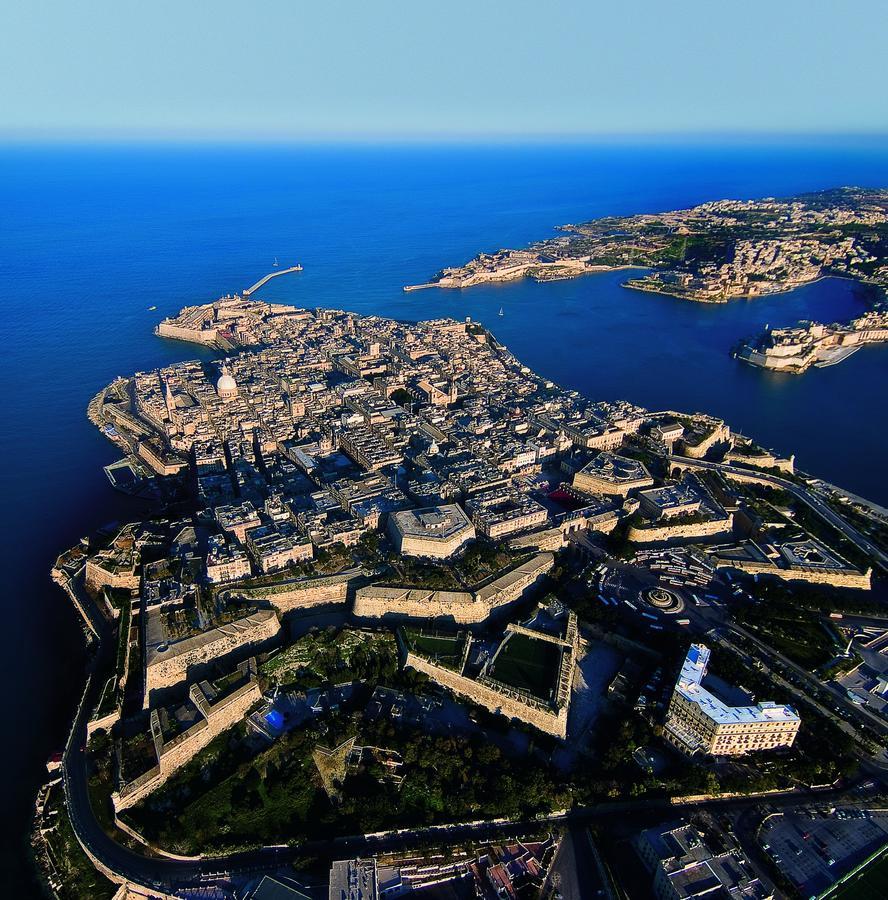 Spinola Bay Top Floor Seafront 3 Bedroom Apartment With Panoramic Sea Views - By Getawaysmalta St. Julian's Exterior foto