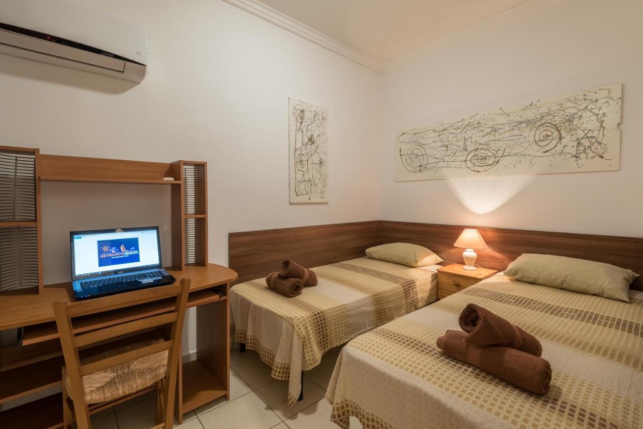 Spinola Bay Top Floor Seafront 3 Bedroom Apartment With Panoramic Sea Views - By Getawaysmalta St. Julian's Exterior foto